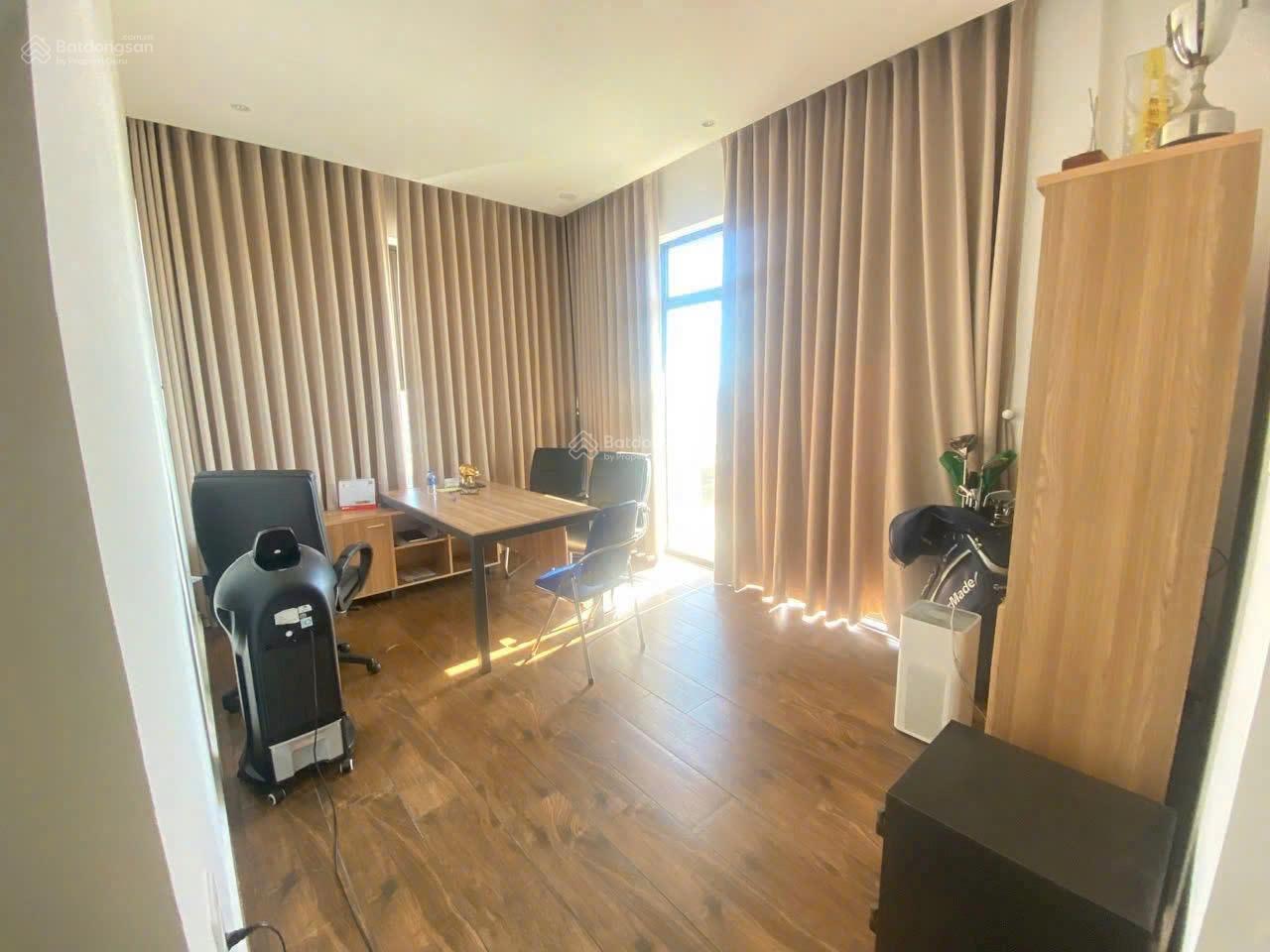 Căn hộ Penhouse Petrovietnam Landmark 252m² giá 12 tỷ - Nhà hoàn thiện, thương lượng tốt!