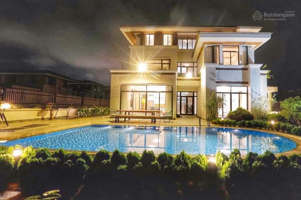 Biệt thự FLC Hạ Long 300m² giá thỏa thuận - View sân golf tuyệt đẹp!