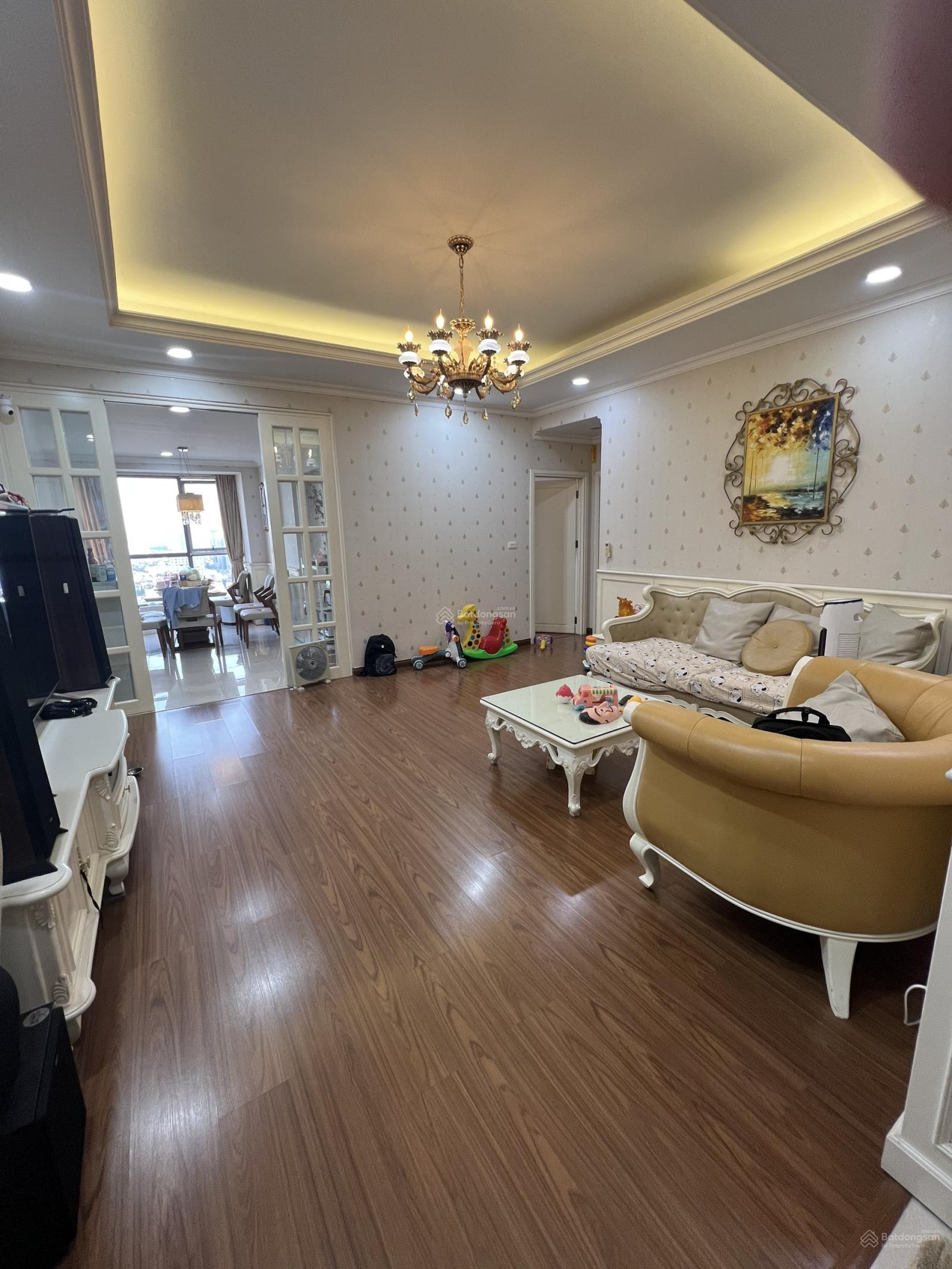 Căn hộ 3PN 2WC tại chung cư 671 Hoàng Hoa Thám, 80m² - Không gian sống lý tưởng!