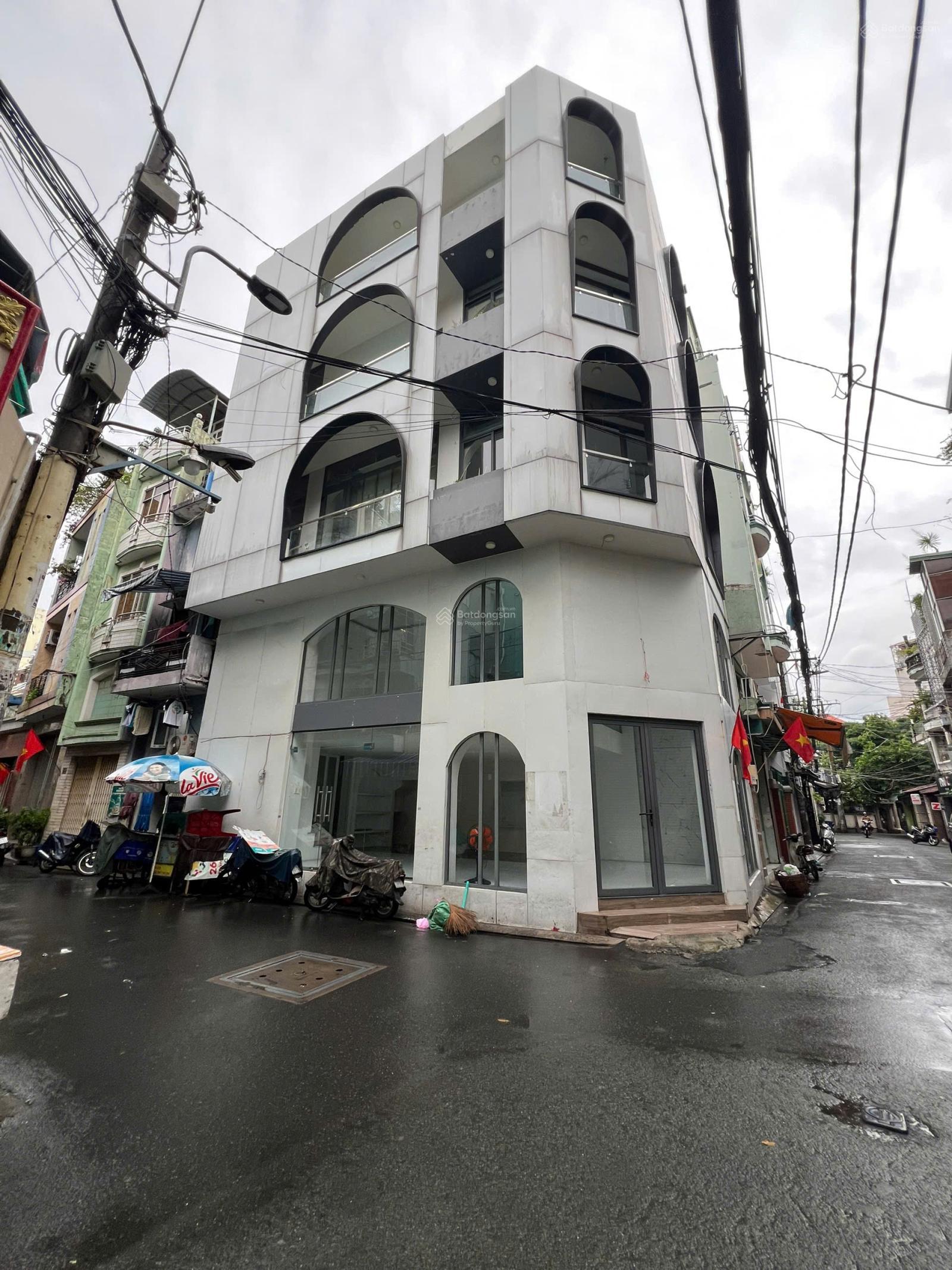 Cho thuê nhà căn góc 182/44 Lê Văn Sỹ, Phú Nhuận 68m² - Thang máy, ô tô vào tận nơi!