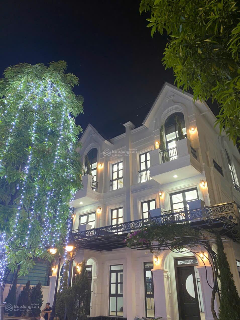 Shophouse cho thuê tại Vinhomes Ocean Park Gia Lâm 180m² - Nội thất đầy đủ, mặt tiền 15m!