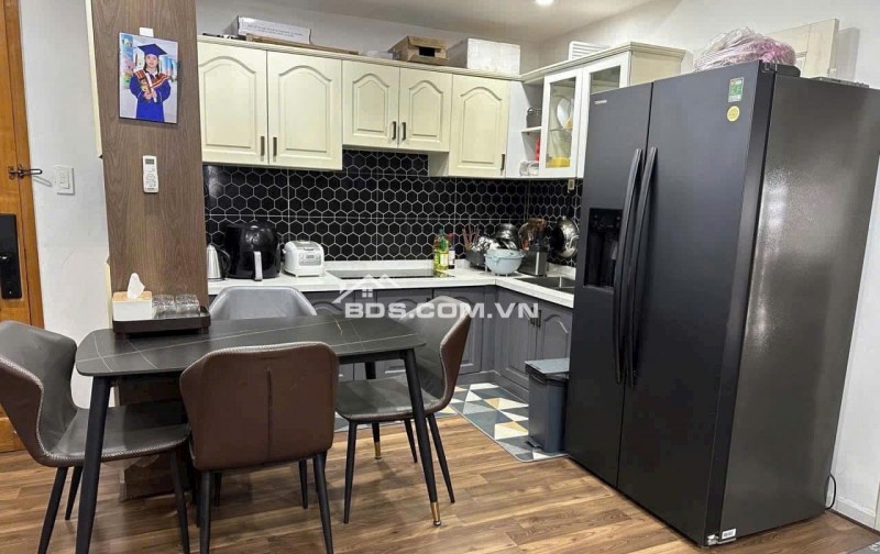 Chung cư Screc, Trường Sa, Quận 3 - 80m², 2PN, 2WC, Nội thất đầy đủ chỉ 13 triệu/tháng!