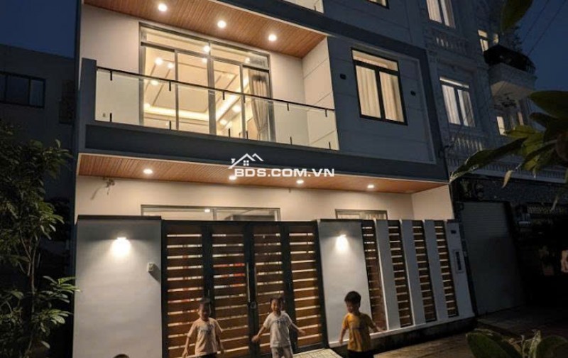 Nhà mới Nhà Bè 69.2m² giá 7.6 tỷ - Siêu đẹp, full nội thất, vào ở ngay!