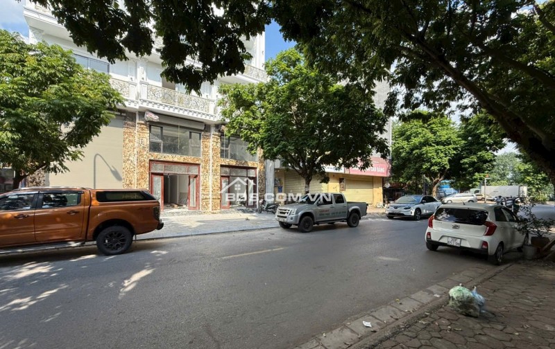 Đất tặng nhà 3 tầng tại Long Biên 73m² giá 14.5 tỷ - Đầu tư sinh lời vượt trội!