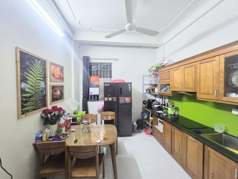 Bán đất mặt phố Nguyễn Thái Học, Đống Đa 52m² giá 31 tỷ - Đầu tư sinh lời cao!