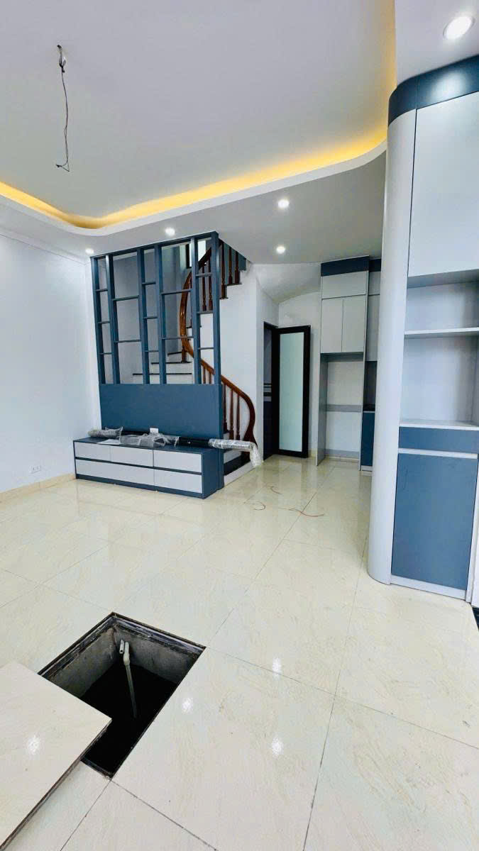 Bán nhà mặt phố Nguyễn Phúc Lai, Đống Đa 132m² giá 42 tỷ - Mặt tiền 8.8m cực hiếm!
