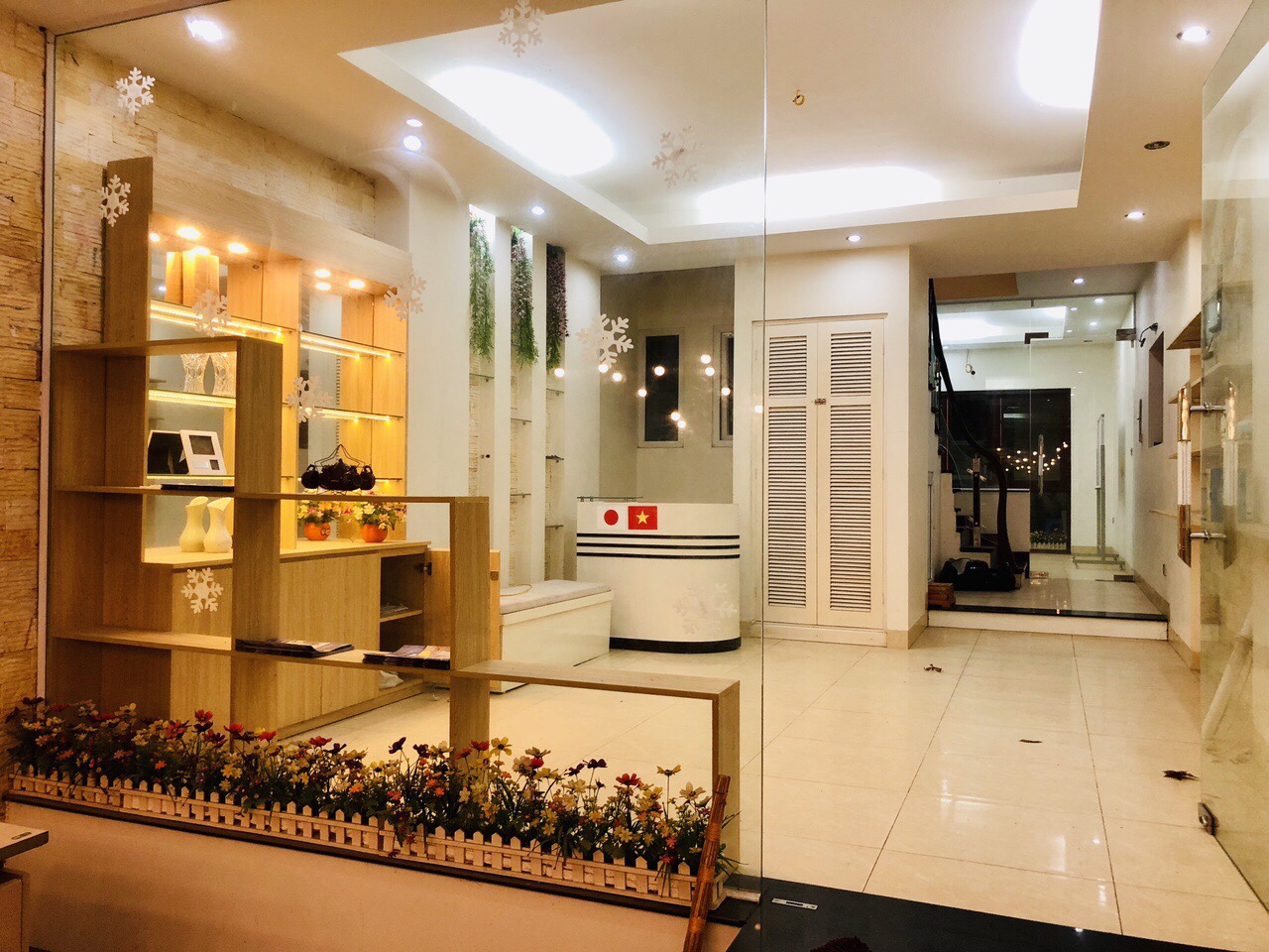 Cho thuê nhà liền kề 4.5 tầng tại KĐT Văn Phú - 90m², giá 20 triệu/tháng, tiện nghi hiện đại!