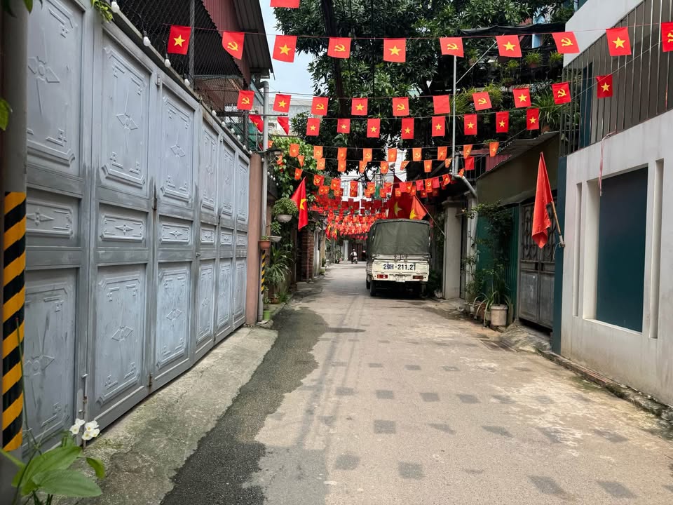 Bán lô đất đường Hoa Lâm, Việt Hưng, 60m² giá 9.8 tỷ - Giao dịch chính chủ!