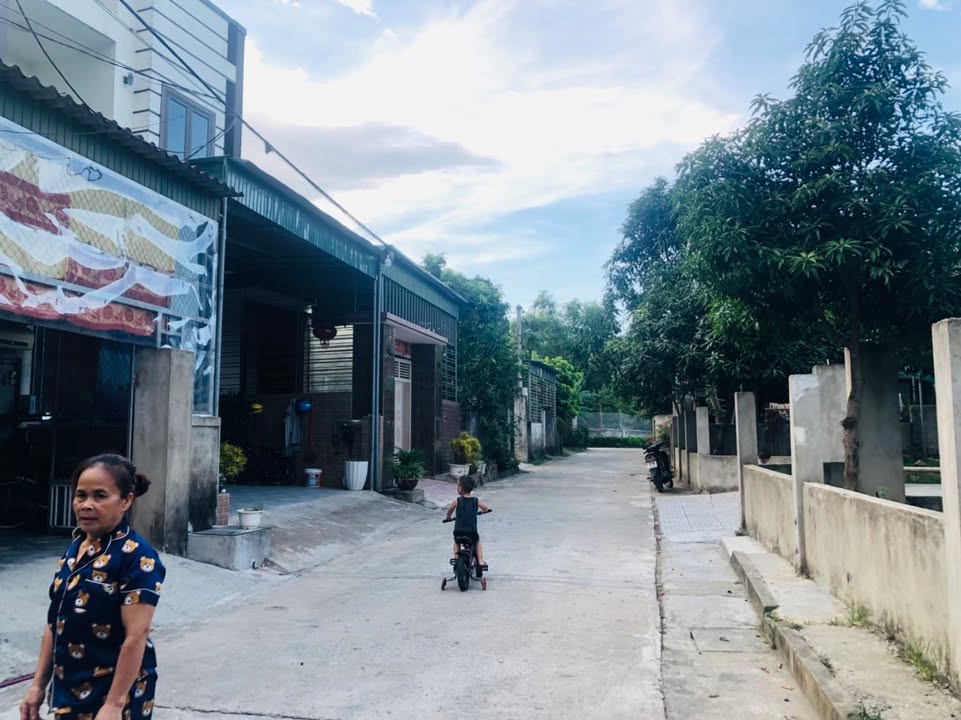 Lô đất thổ cư Tân Tiến, Tân Lâm Hương 113,7m² giá chỉ 8xx triệu - Đường ô tô rộng rãi!