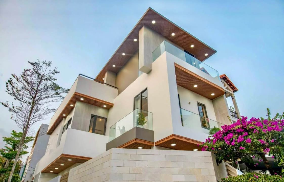 Nhà lô góc 2 mặt tiền Đà Nẵng 151m² giá 19 tỷ - Vị trí trung tâm Hải Châu!