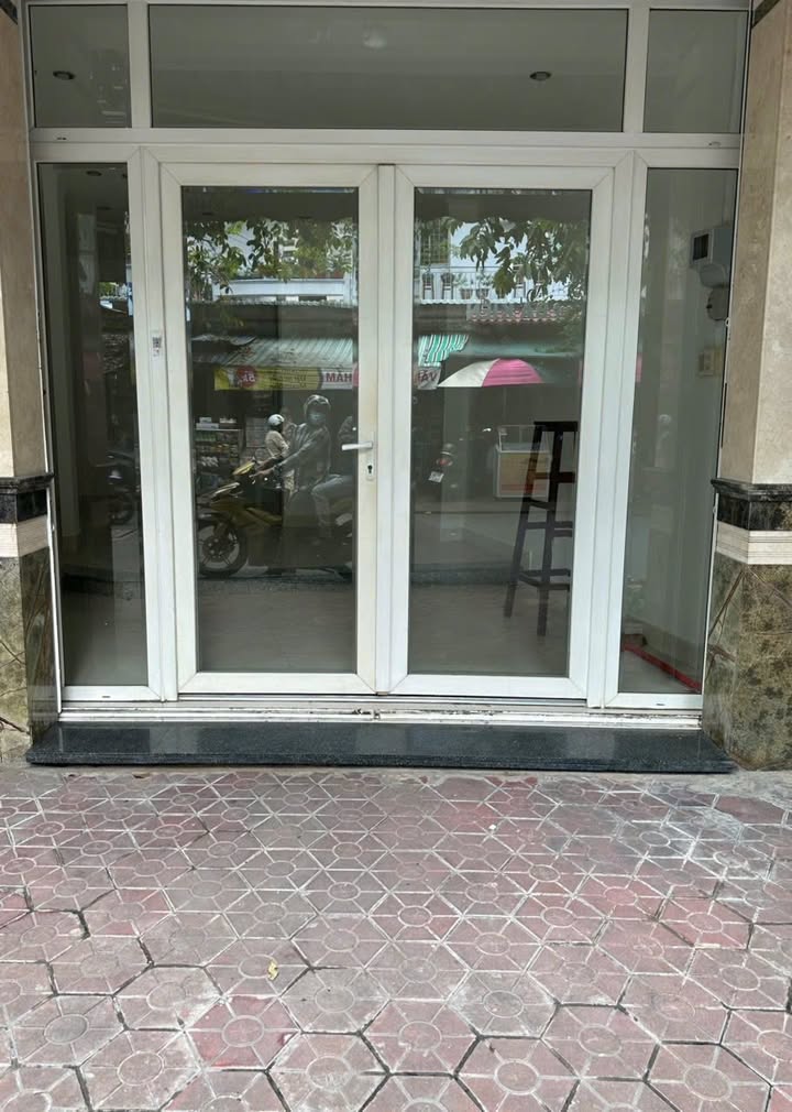 Nhà mặt tiền đường Nguyễn Việt Hồng, Ninh Kiều 28m² giá 8 triệu - Thích hợp kinh doanh!