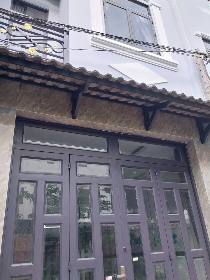 Nhà phố 3 tầng Phú Xuân Nhà Bè 40m² giá 2.55 tỷ - Sổ hồng chính chủ, nội thất đầy đủ!