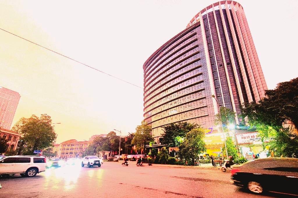 Nhà 3 ngủ Pháo Đài Láng 43m² giá thỏa thuận - Khu VIP ô góc, ô tô đỗ chân tòa