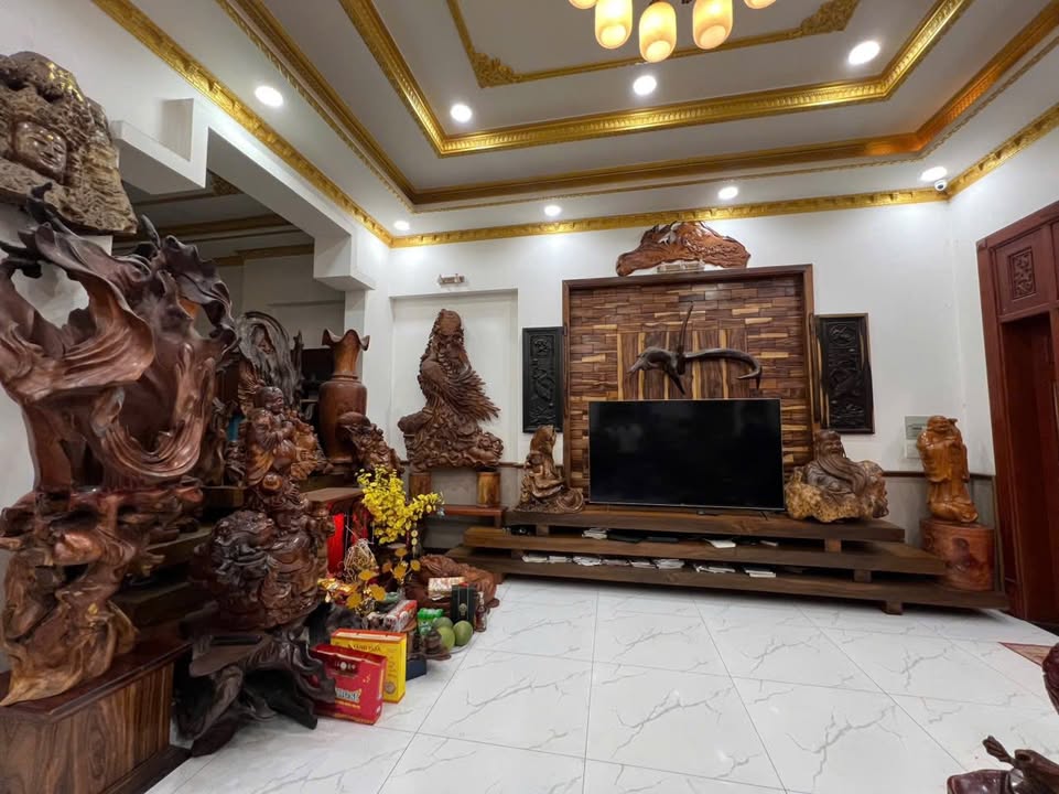 Biệt thự lô góc ĐT743A Dĩ An 210m² - Kinh doanh tuyệt vời giá đầu tư 16 tỷ!