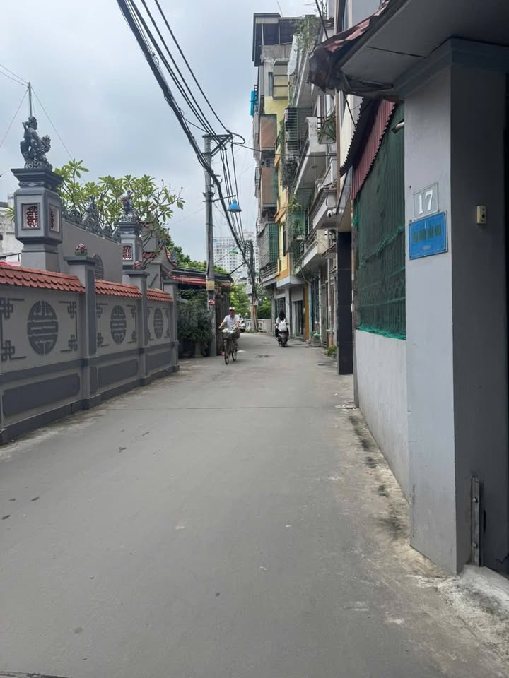 Đất tặng nhà 3 tầng mặt phố Phan Đình Giót, 40m² - Tiềm năng đầu tư lớn!