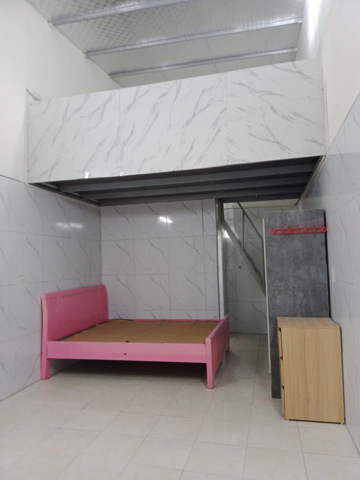 Nhà cho thuê phường Lĩnh Nam 45m² giá 5 triệu - Sân thoáng mát, điện nước riêng