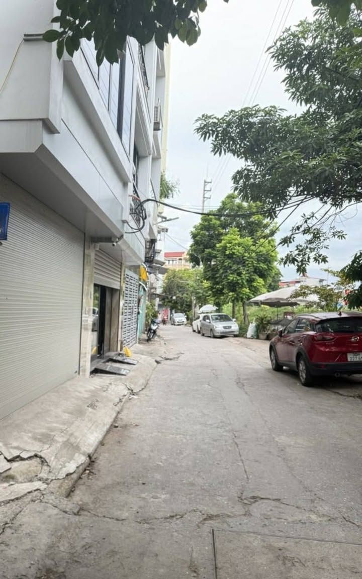 Đất Ngọc Thụy Long Biên 34m² giá thỏa thuận - Ngõ nông, gần mặt phố!