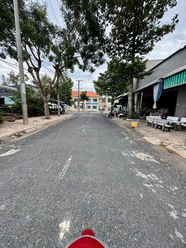 Nhà mặt tiền đường Âu Cơ Tân Châu 72m² giá 2 tỷ - Sẵn sàng vào ở!