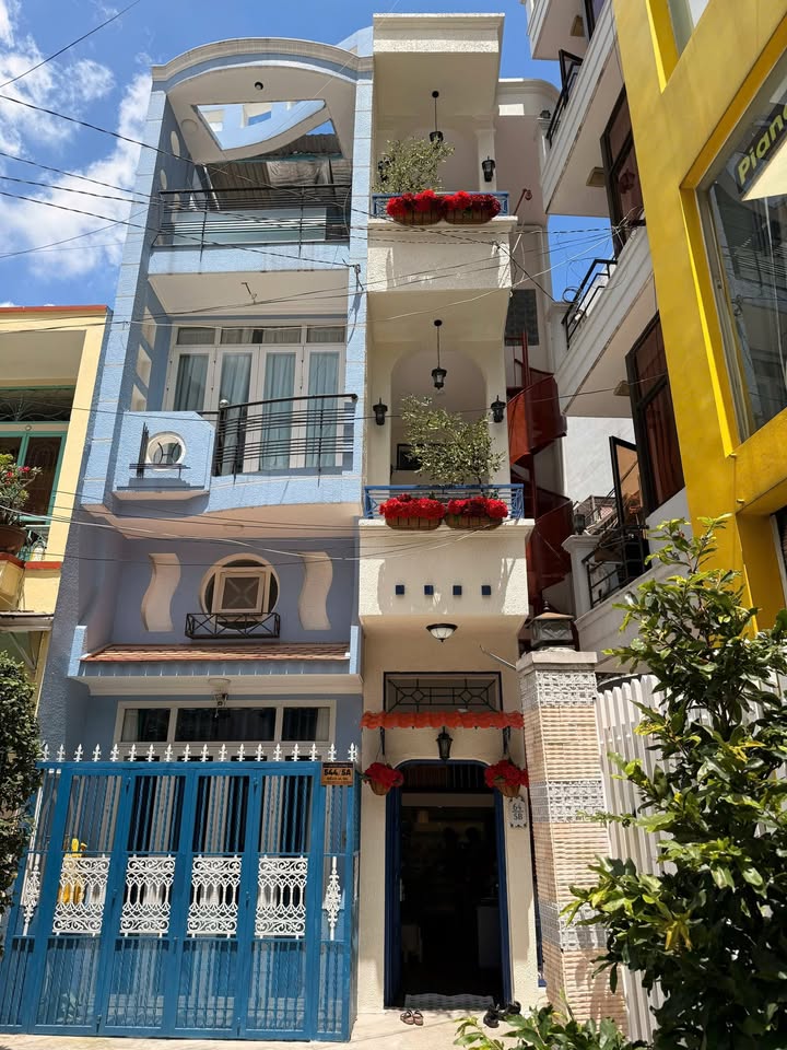 Nhà 3 tầng Phú Nhuận 28.2m² giá 5.85 tỷ - Hẻm xe tải quay đầu