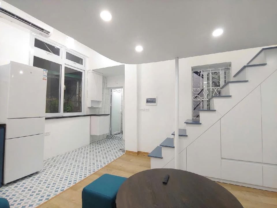 Căn hộ 70m² tại Tây Hồ, giá chỉ 2 tỷ - Gần Hồ Tây, sẵn sàng vào ở!