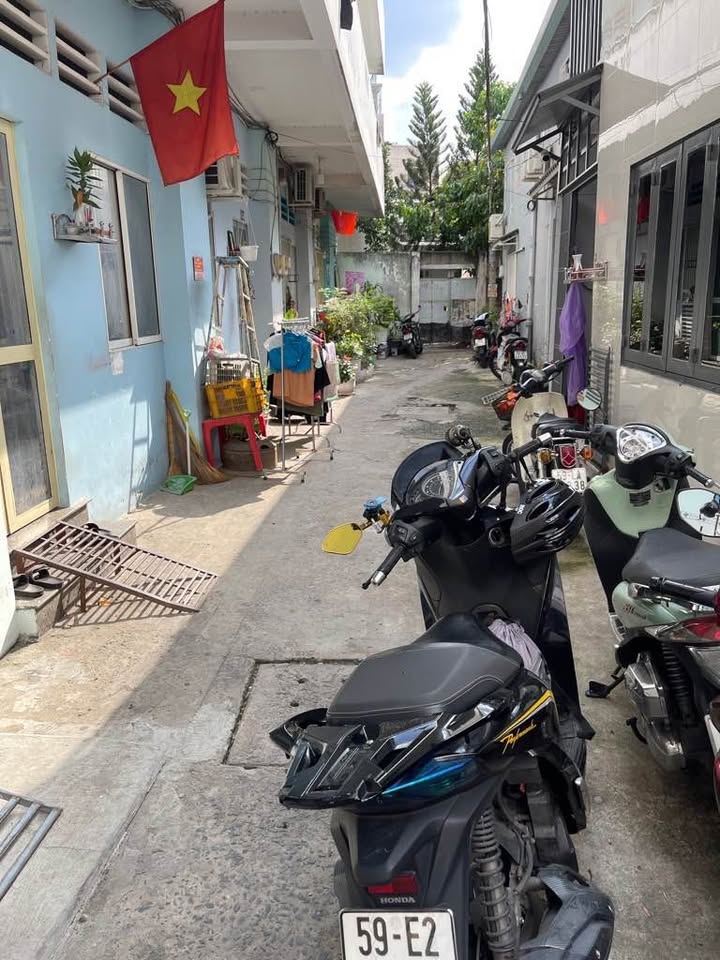 Căn hộ tầng trệt gác xép P.5, Q.8, 40m² giá chỉ 2 tỷ - Chính chủ bán gấp!