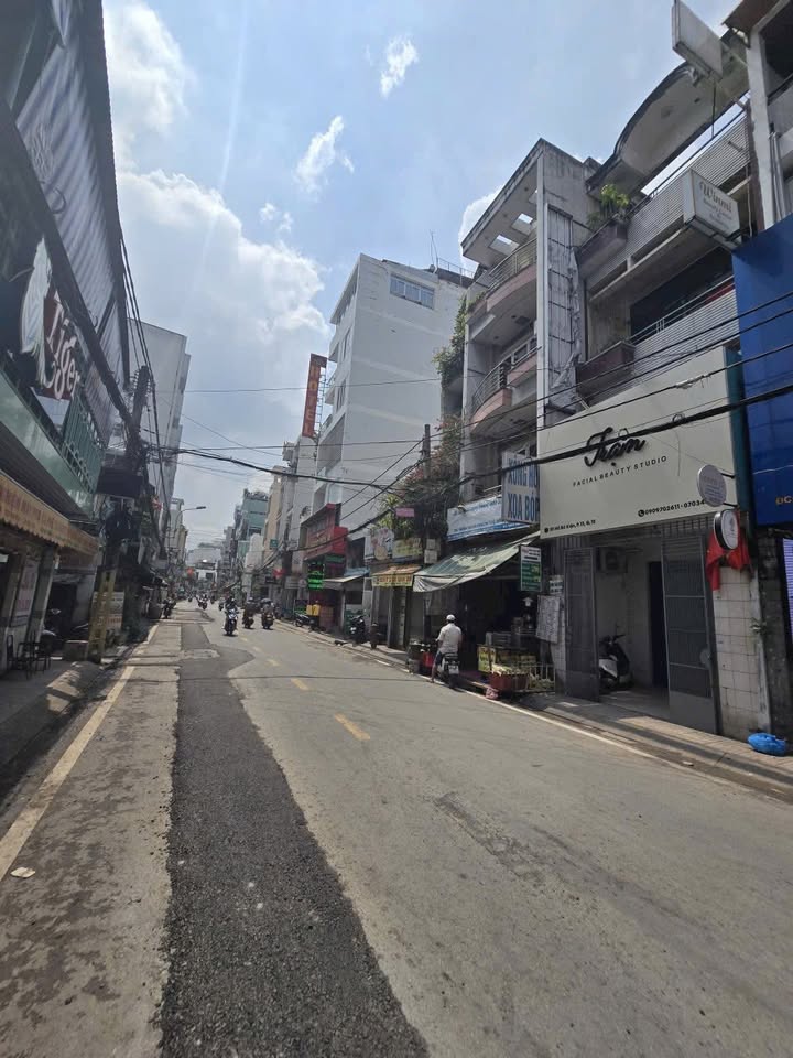 Nhà mặt tiền Hồ Bá Kiện, quận 10, diện tích 64m² giá 19.5 tỷ - Đầu tư sinh lời hiếm có!