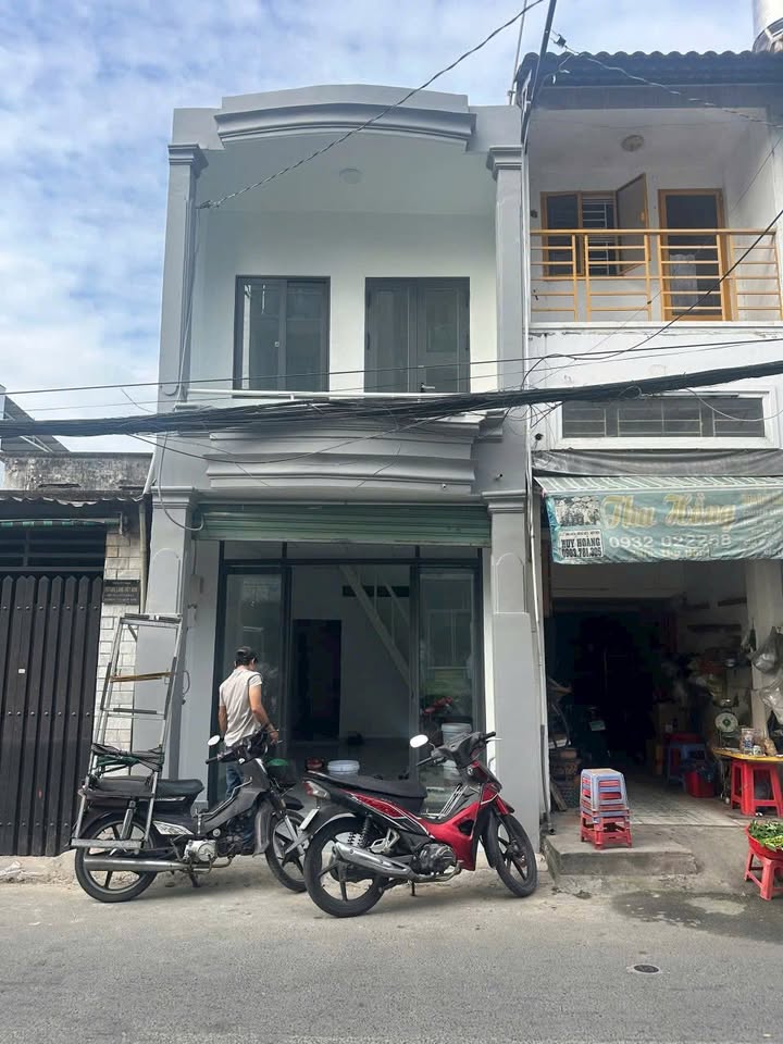 Nhà nguyên căn cho thuê mặt tiền đường số P11 Gò Vấp 30m² - Tiện kinh doanh, giá chỉ 12 triệu!