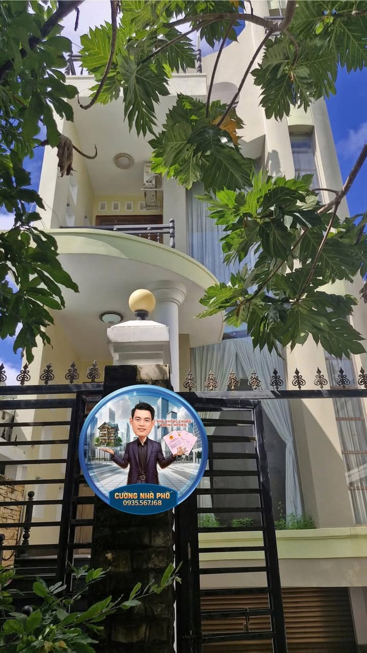 Nhà đẹp đường Nguyễn Thế Bảo, Tuy Hòa 100m² giá 6.5 tỷ - Full nội thất sang trọng!