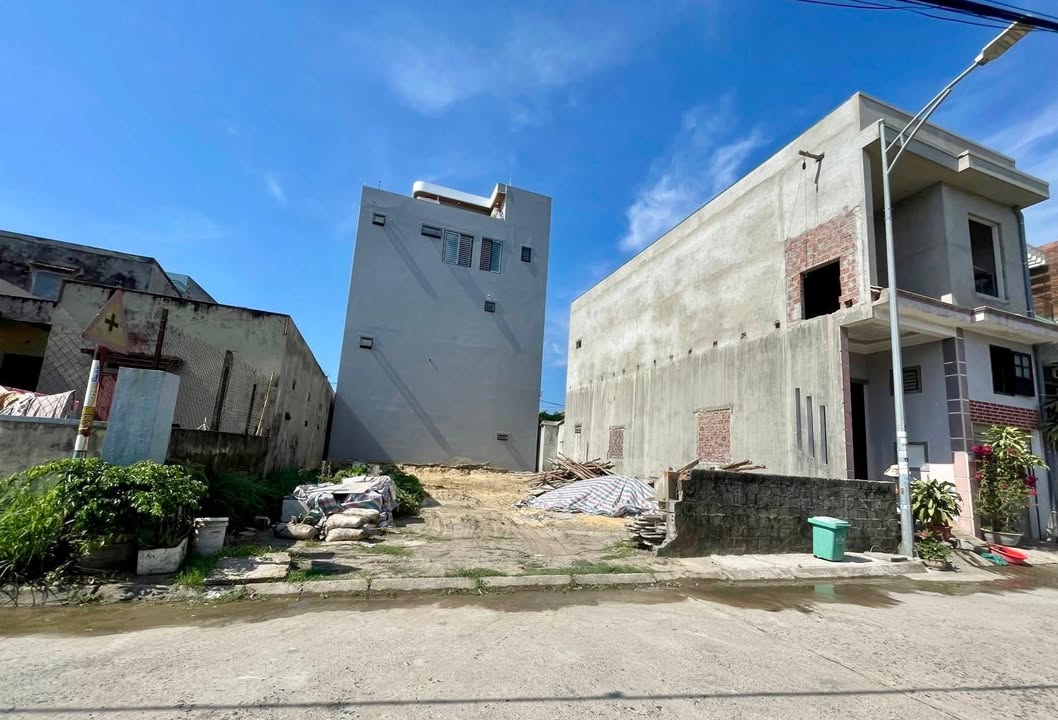 Mặt tiền Đinh Tiên Hoàng Đồng Hới 94.385m² giá 3 tỷ - Vị trí đắc địa cho đầu tư!