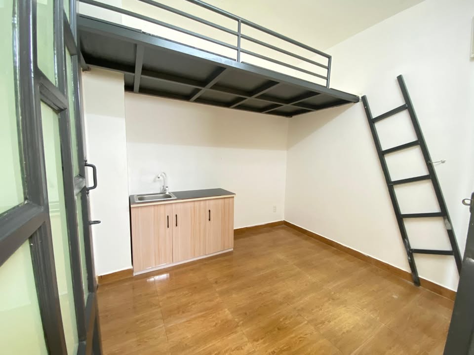 Phòng trọ Tân Sơn Nhì, Tân Phú 30m² giá 3.3 triệu - Tiện nghi đầy đủ, an ninh tốt!