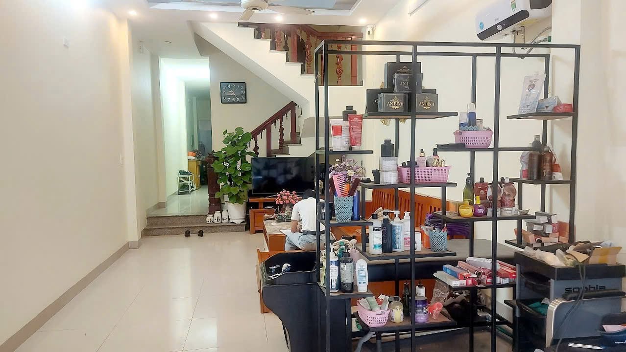 Nhà mặt phố Trường Thi Vinh 72m² giá nhỉnh 4 tỷ - Kinh doanh hiệu quả, ở ngay!