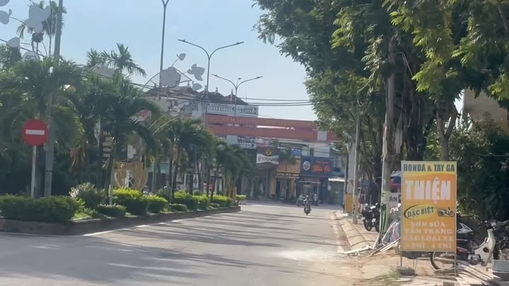 Nhà mặt tiền đường Trần Phú, Đức Phổ 100m² giá 2.15 tỷ - Vị trí siêu đắc địa!