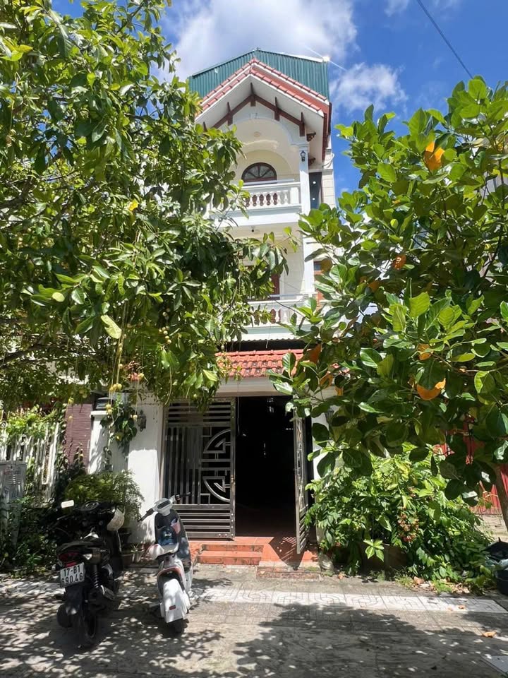 Nhà cho thuê Mạc Đĩnh Chi, Móng Cái - Full nội thất, giá thỏa thuận!