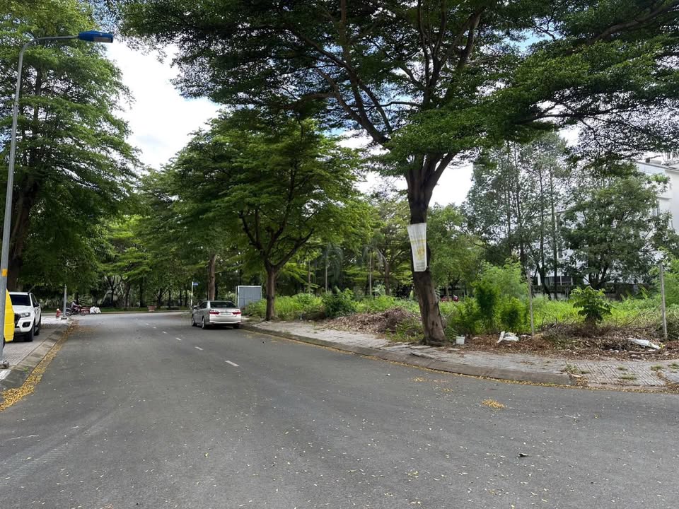 Bán lô góc Diệp Minh Tuyền, Dĩ An, 400m² - Cơ hội đầu tư sinh lời!