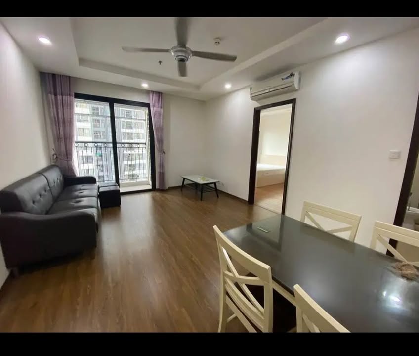 Căn hộ Times City 2PN tầng trung giá 15 triệu - Full nội thất sang trọng!