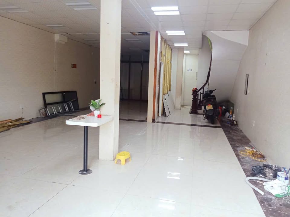 Cho thuê mặt bằng tầng 1 & 2 phố Hoàng Thế Thiện, Long Biên 230m² - Kinh doanh đỉnh cao!