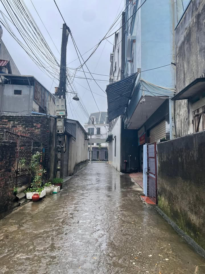 Nhà 2 tầng đường CMT8 TP Sông Công 110m² giá 2 tỷ - Vị trí đắc địa, cơ hội đầu tư tốt!