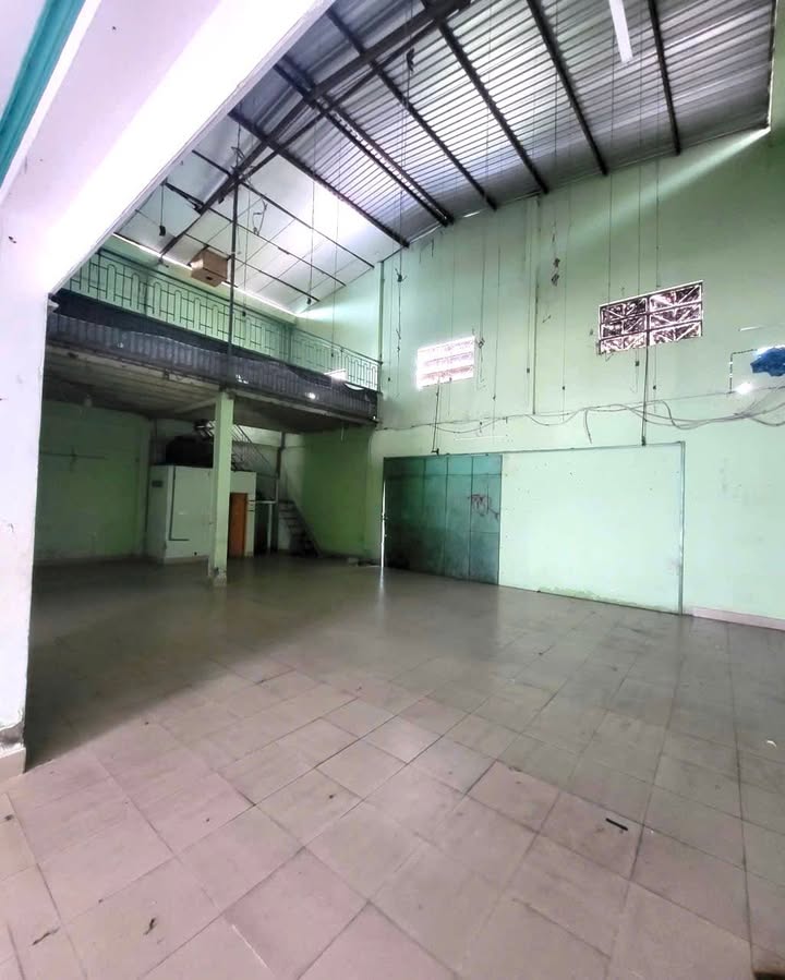 Kho xưởng cho thuê tại Bình Tân 192m² giá 18 triệu - Phù hợp sản xuất và lưu trữ!
