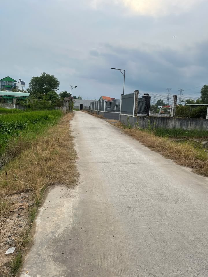 Đất nền xã Mỹ Hạnh, Đức Hòa, Long An 5400m² giá chỉ 13 tỷ - Cơ hội đầu tư sinh lời!