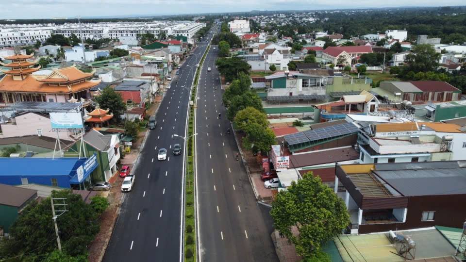 Nhà mặt tiền đường Nguyễn Chí Thanh, Buôn Ma Thuột 330m² giá 21 tỷ - Vị trí đắc địa cho kinh doanh!