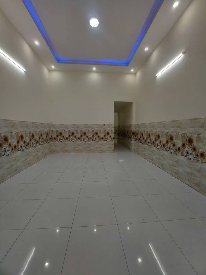 Nhà cho thuê Tân Hiệp, Hóc Môn 120m² giá 6 triệu/tháng - Không gian thoáng đãng, tiện nghi đầy đủ!