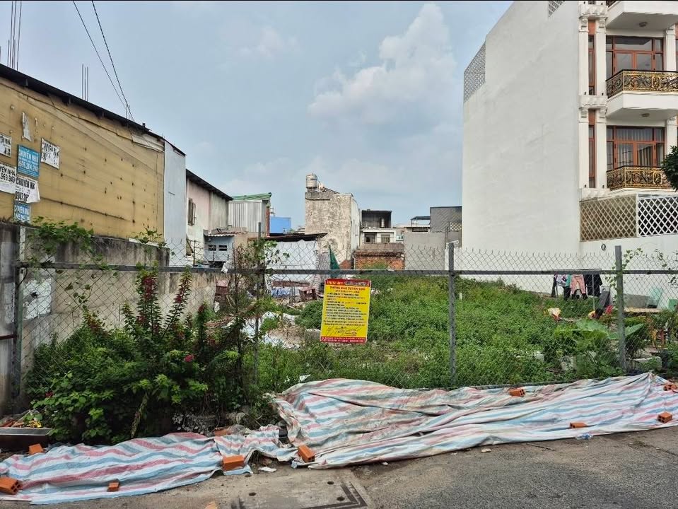 Đất thổ cư Hóc Môn 308m² giá 10.8 tỷ - Đầu tư tiềm năng!