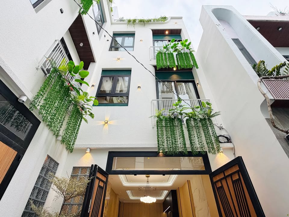 Nhà đẹp xây mới 4 tầng hẻm 3m Phạm Văn Chiêu, Gò Vấp chỉ 6.99 tỷ - Sẵn sàng ở ngay!