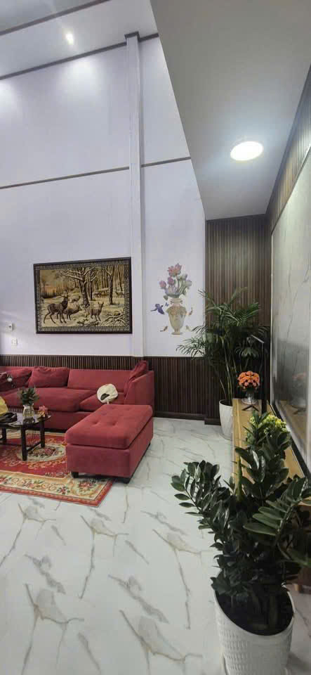 Nhà mới bán tại mặt tiền hẻm Cao Thắng, Đà Lạt 100m² - Giá chỉ 2.55 tỷ, thương lượng!