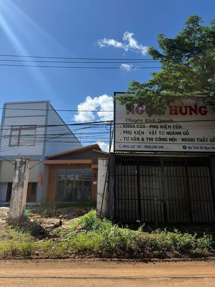 FrontHouse Đắc Địa Đường Phan Huy Chú 80m² giá 2.55 tỷ - Gần bến xe và trường học!