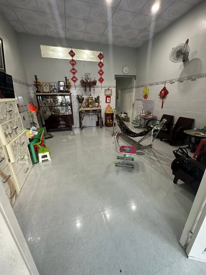 Nhà cấp 4 hẻm 3 gác phường 8 TP Vĩnh Long 135.8m² giá 2.3 tỷ - Nhà mới xây, thiết kế hiện đại!