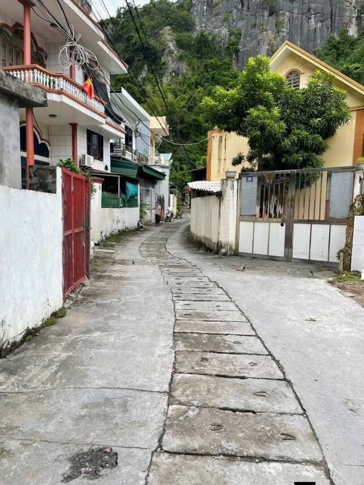 Đất nền Hồng Hà Cột 8 Hạ Long 70m² giá chỉ 1 tỷ - Cơ hội đầu tư tuyệt vời!