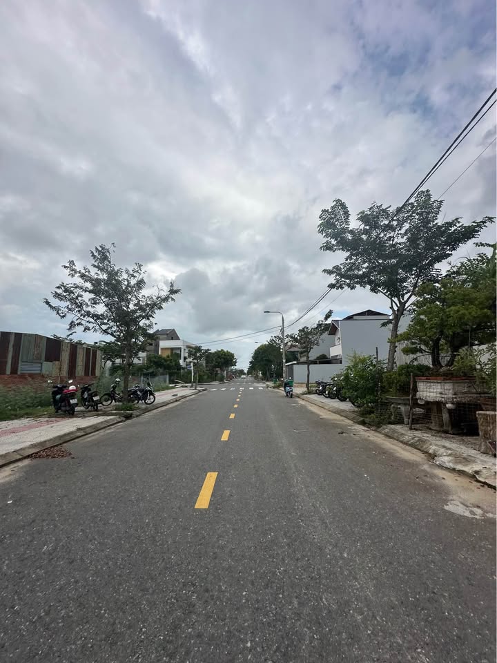 Đất nền Khu đô thị Nam Hoà Xuân Đà Nẵng 102m² giá 5.35 tỷ - Đầu tư sinh lời hấp dẫn!