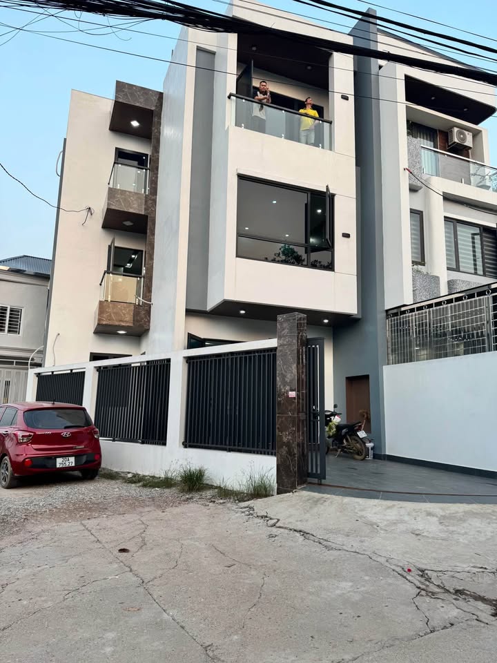 Nhà 3 tầng Phường Đồng Quang 90m² giá 4.1 tỷ - Không ngập lụt, thoáng mát!