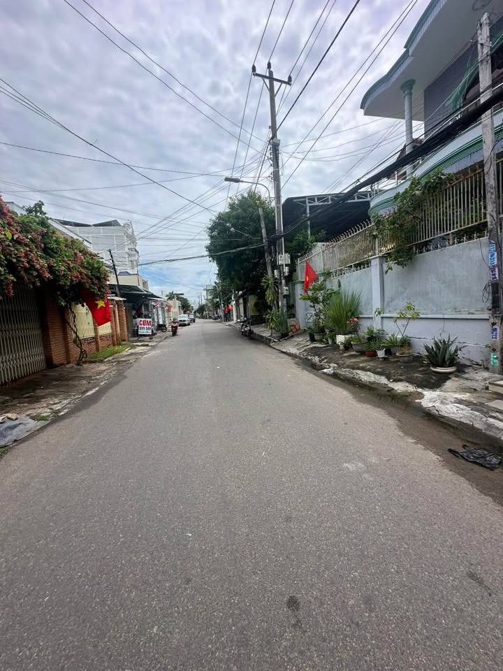 Nhà mặt tiền Võ Hữu 300m² giá 8 tỷ - Lợi nhuận ổn định 30 triệu/tháng!